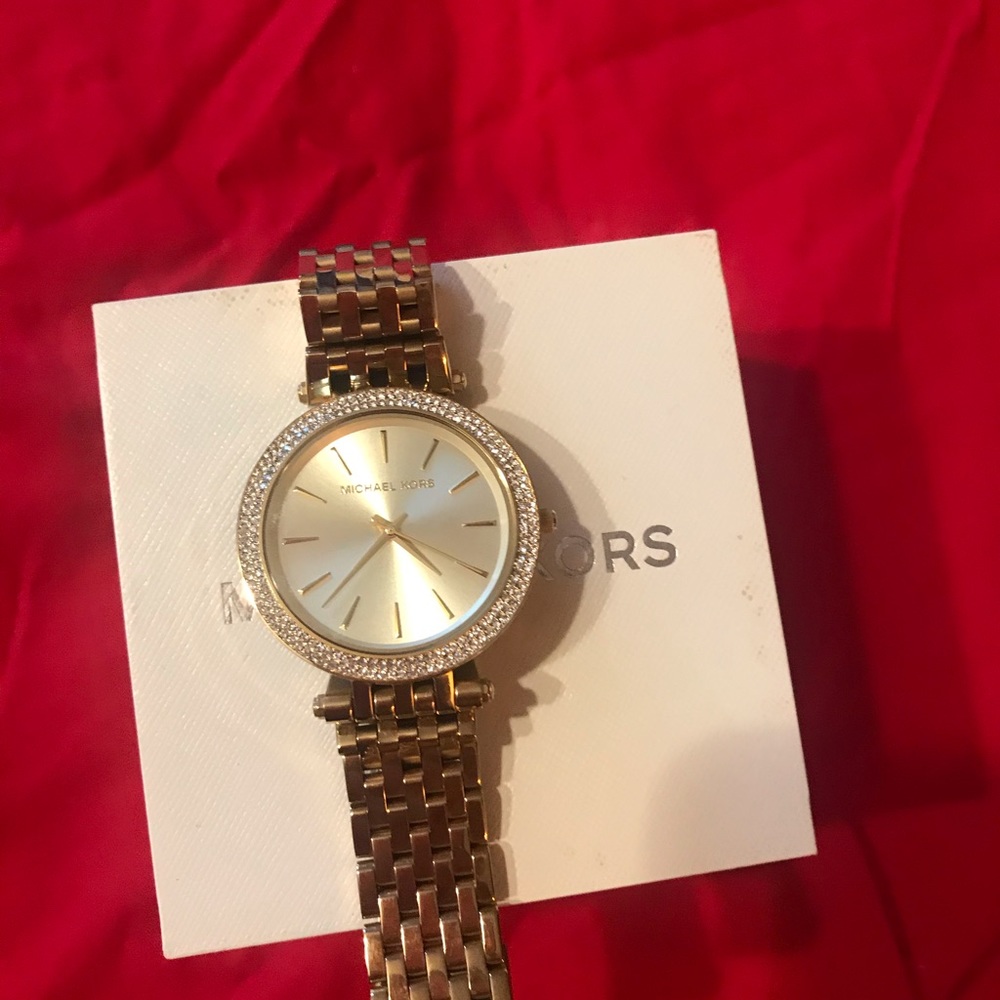 Watch - Picture 2 of 4